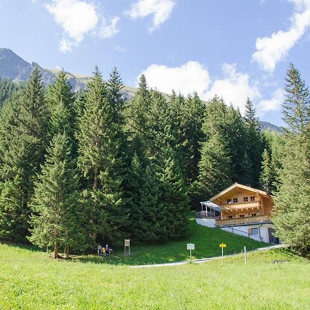 Family Lodge Maximilian Тукс Екстериор снимка