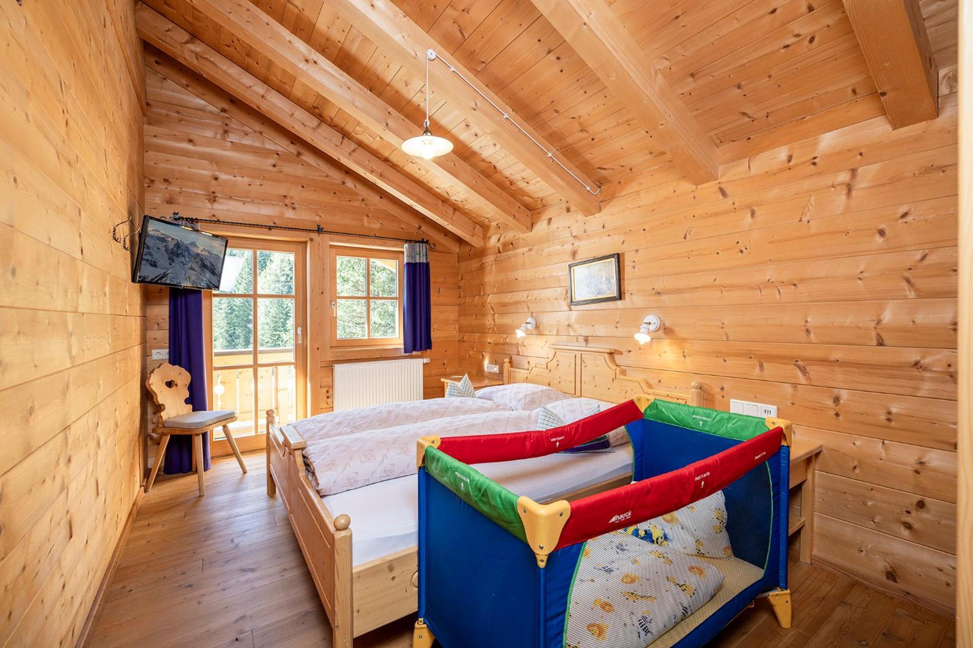 Family Lodge Maximilian Тукс Екстериор снимка