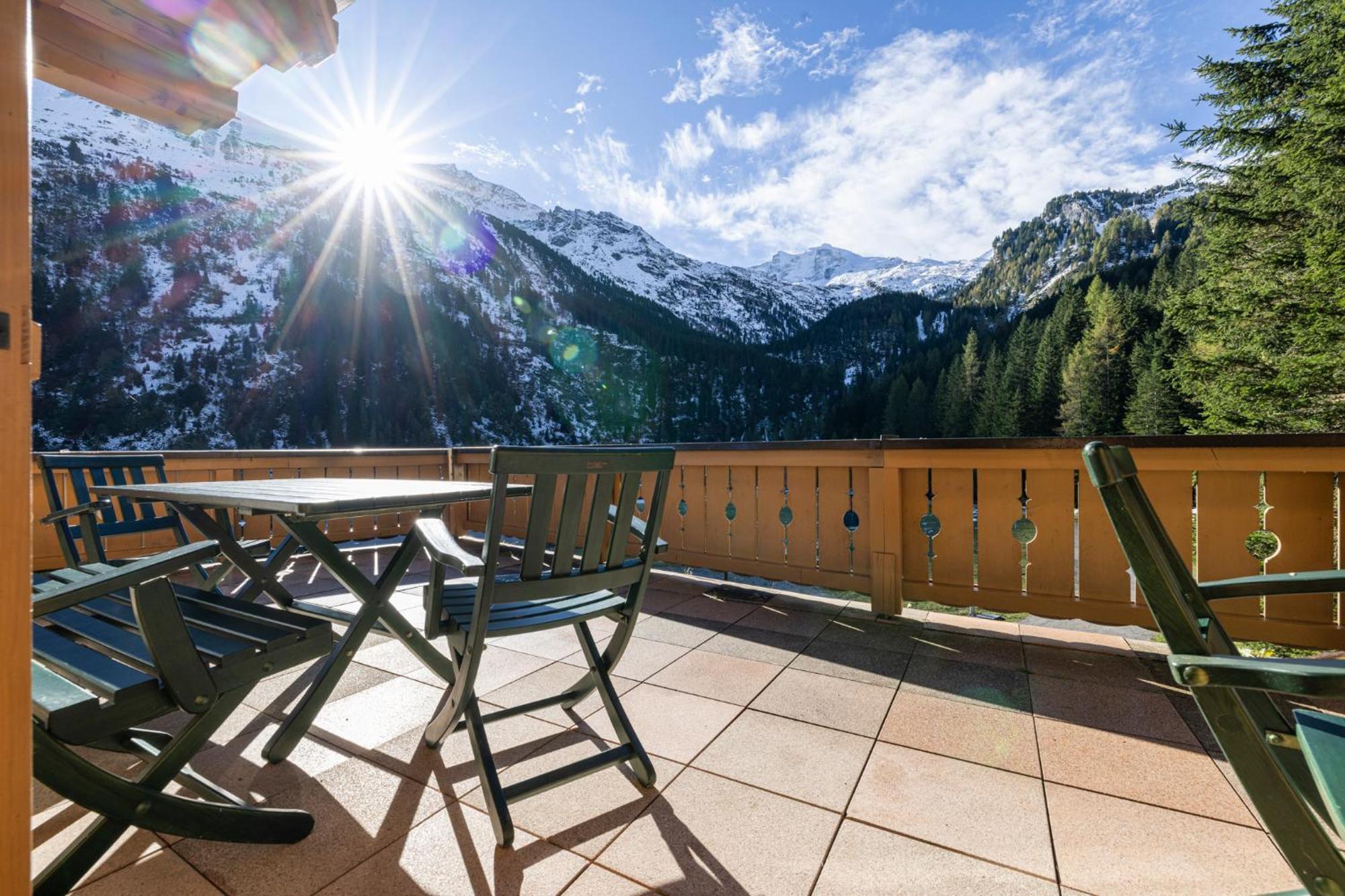 Family Lodge Maximilian Тукс Екстериор снимка