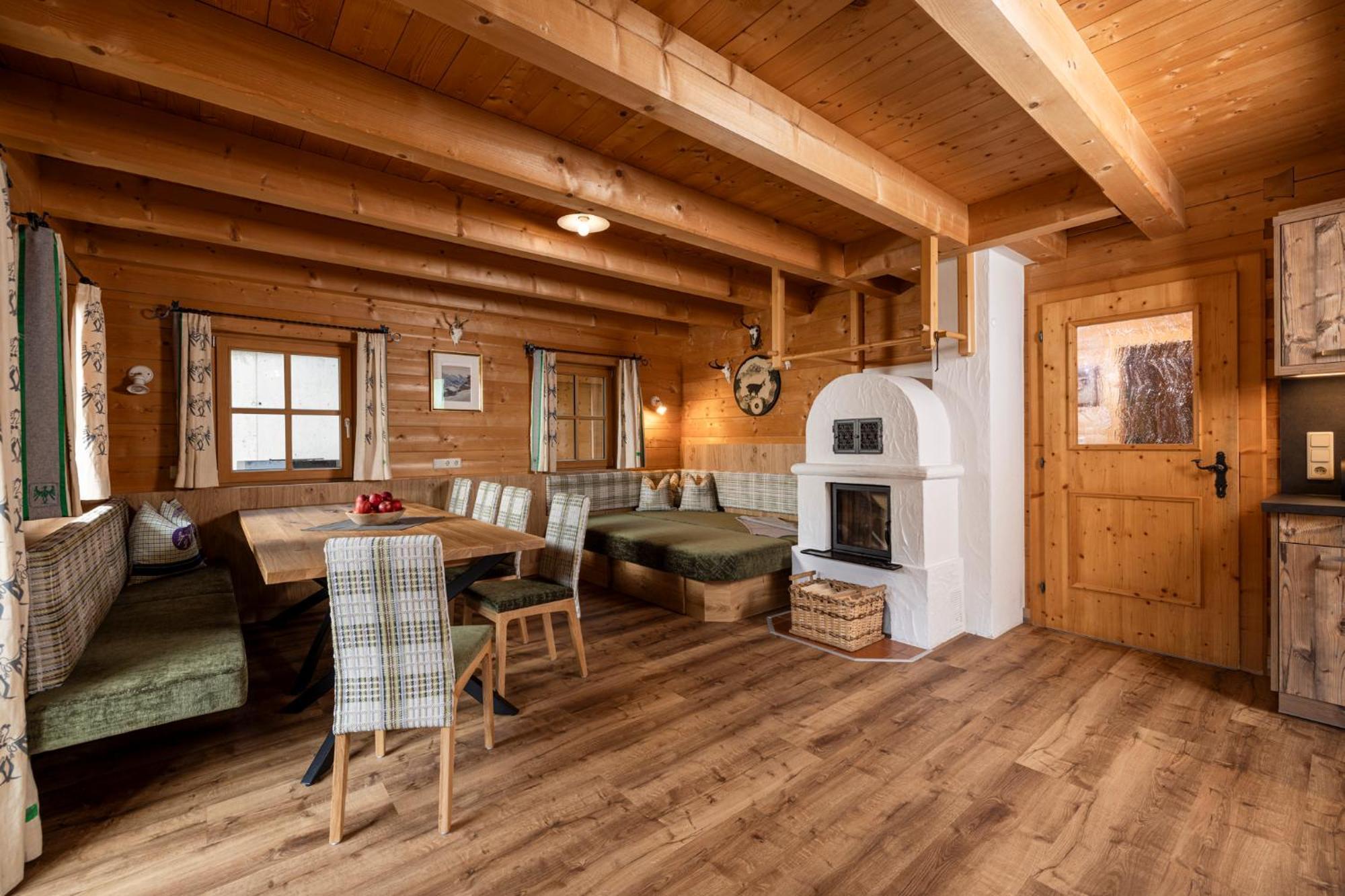 Family Lodge Maximilian Тукс Екстериор снимка