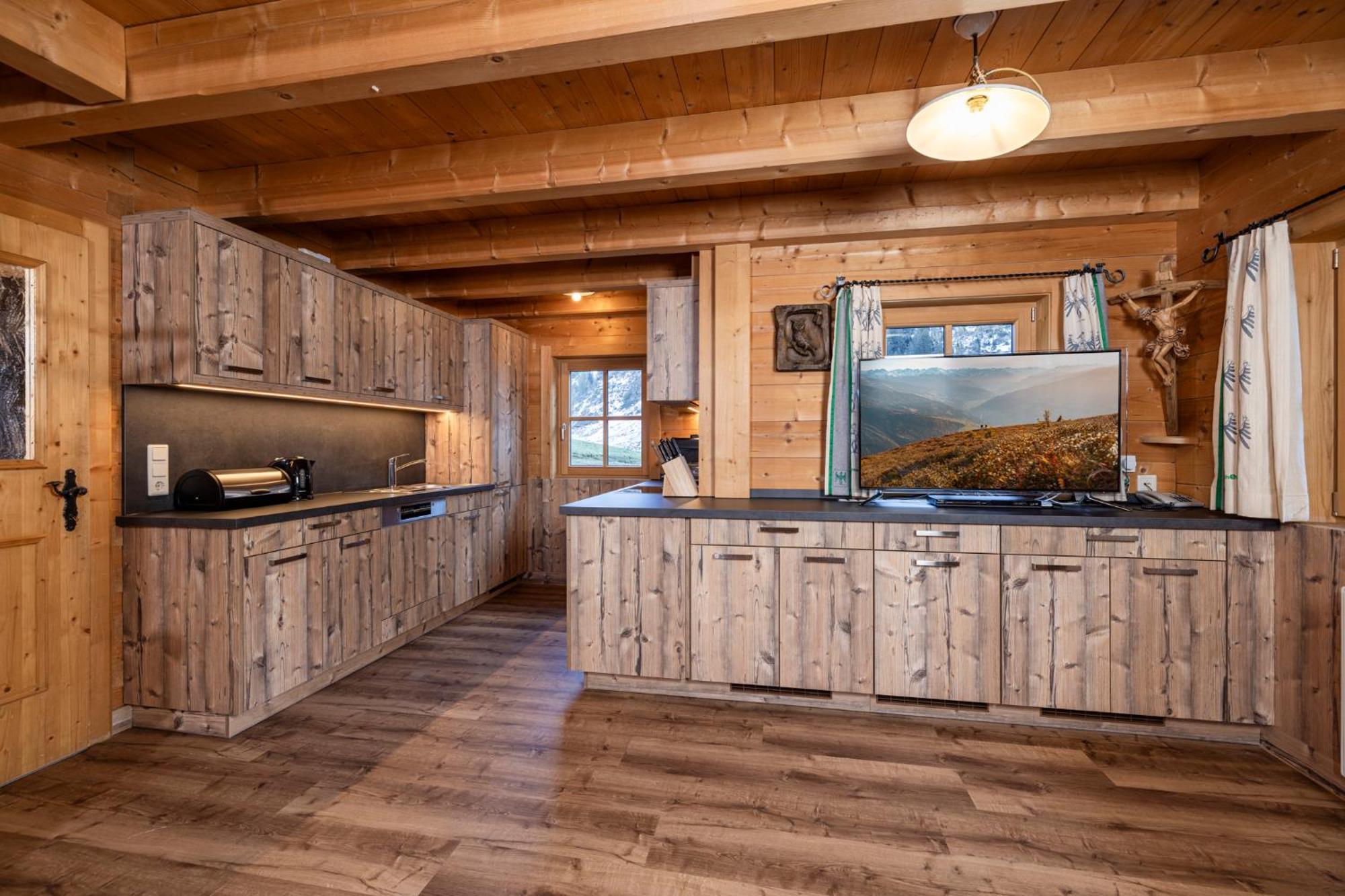 Family Lodge Maximilian Тукс Екстериор снимка