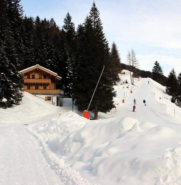 Family Lodge Maximilian Тукс Екстериор снимка